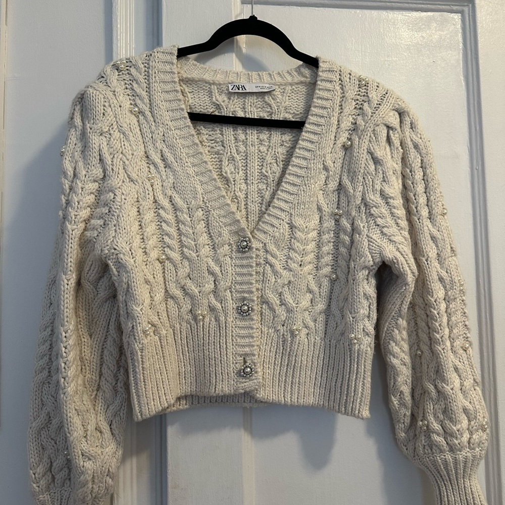 Zara Women's Cream Cable Knit Sweater
